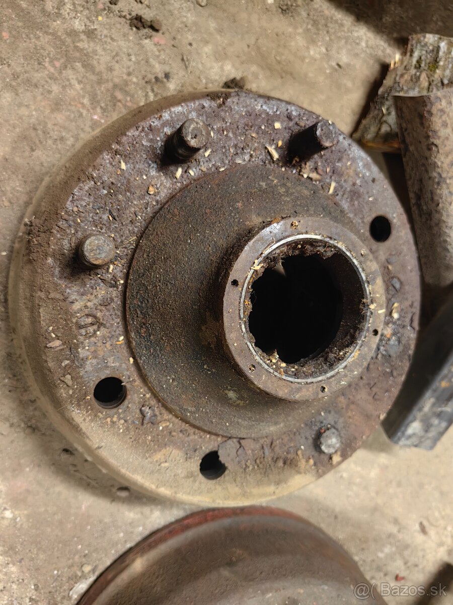 Predam naboje na vlecku platak