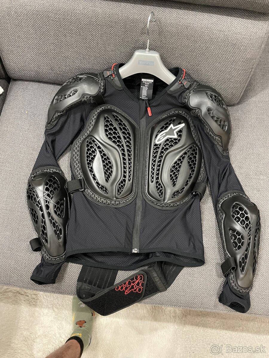 Predam chranice komplet vestu