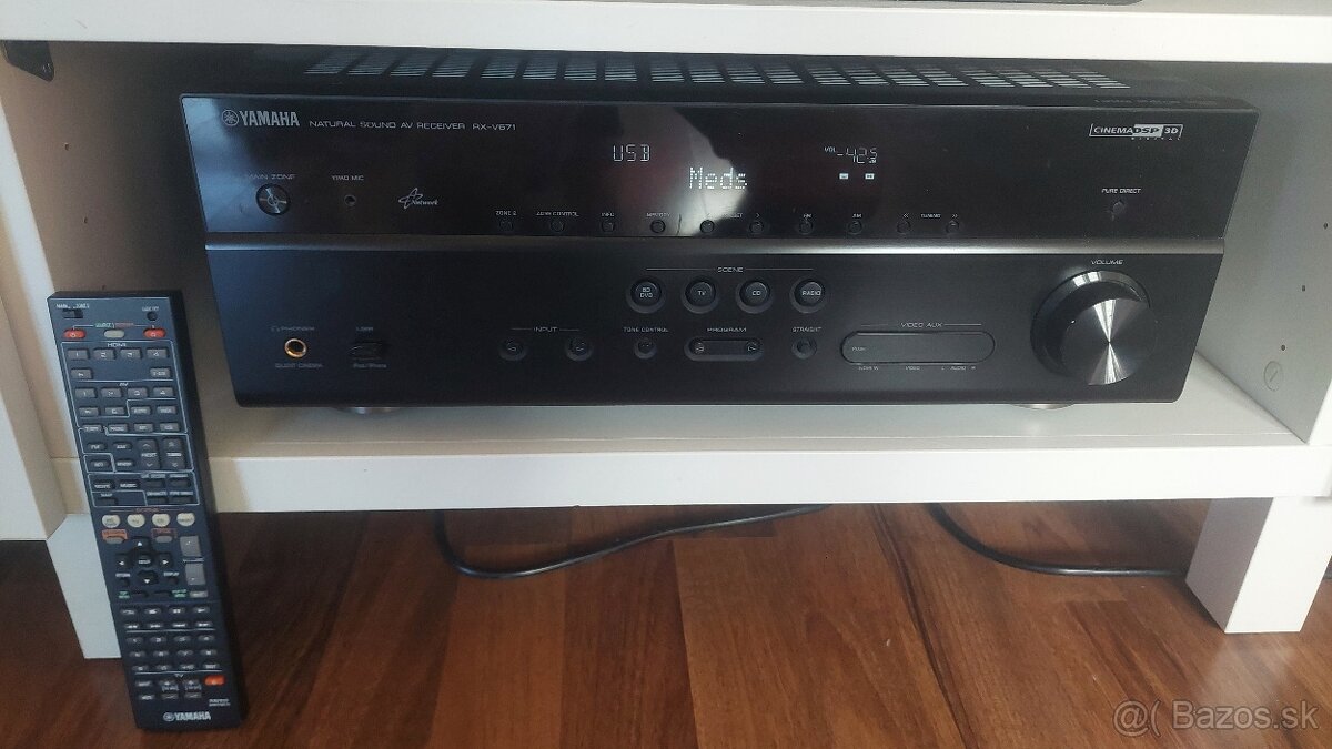 Yamaha RX-V671 receiver