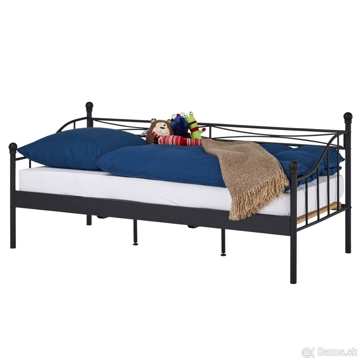 Kovová posteľ