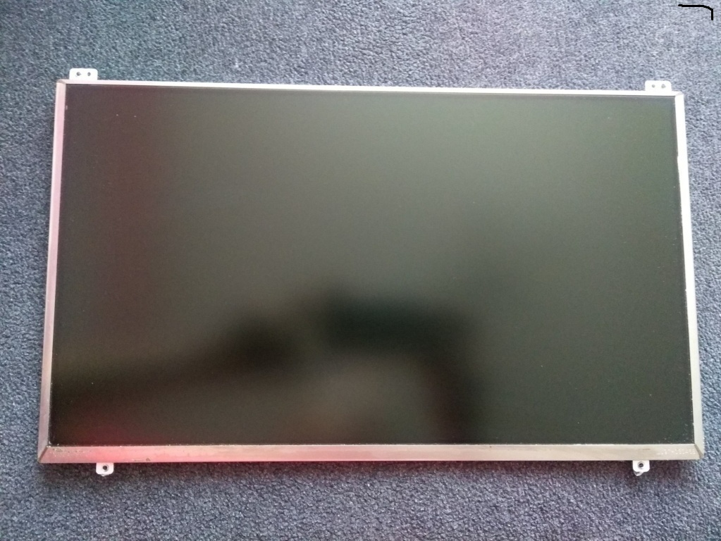 predám 15,6" palcový display z ntb Samsung NP300