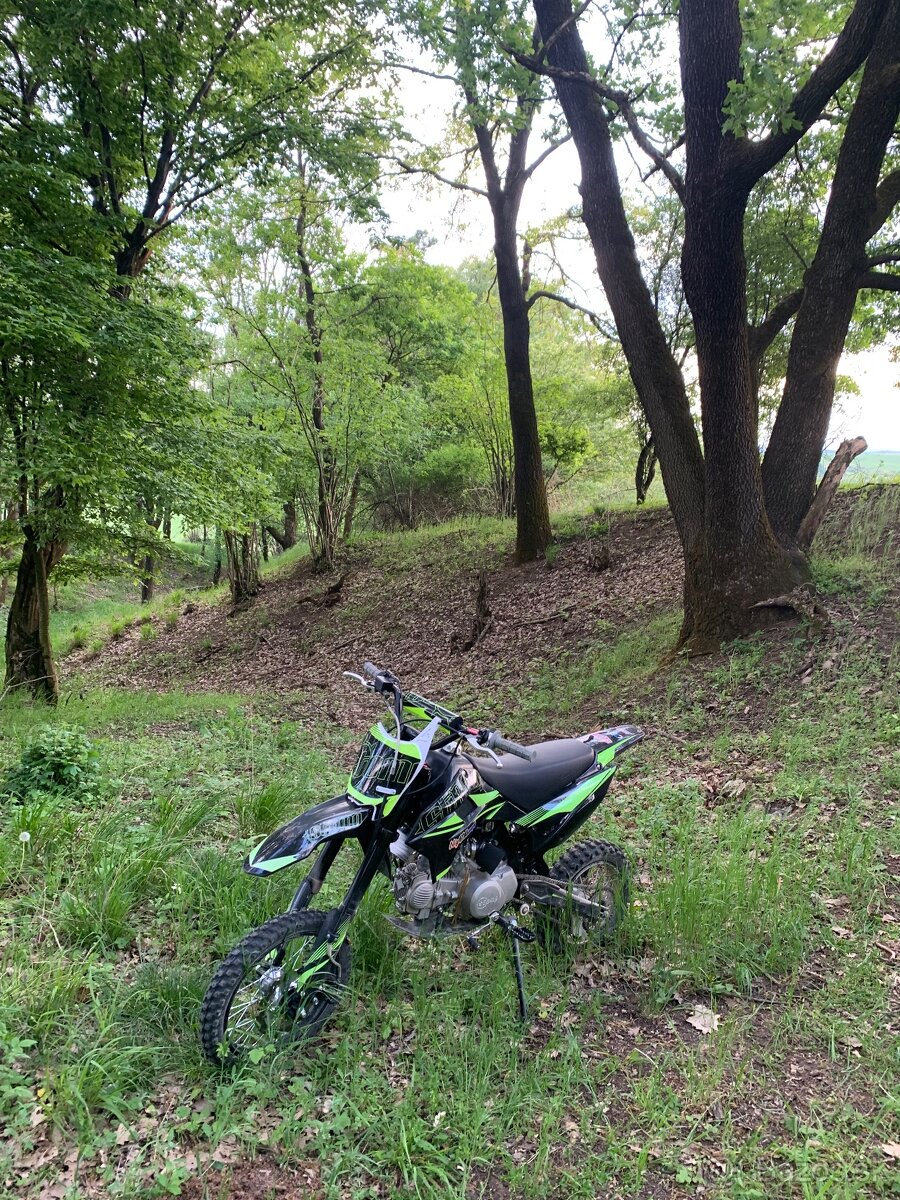 Stomp 140cc