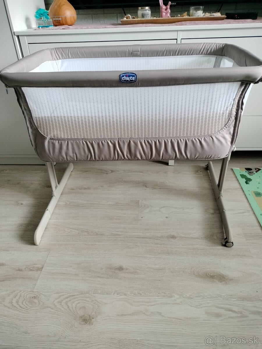 Chicco Next 2 me postieľka