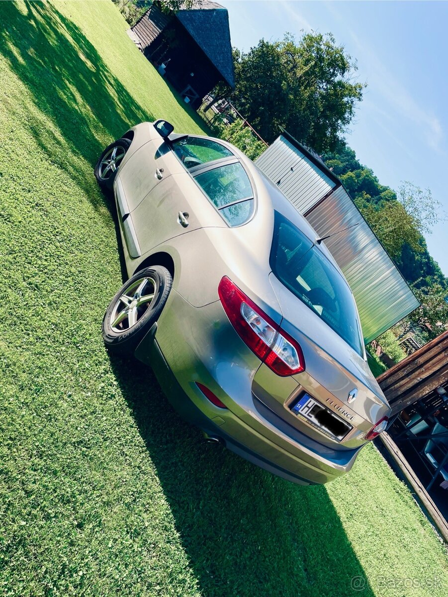 Predám Renault Fluence 1.6 Benzín – r.v. 2013