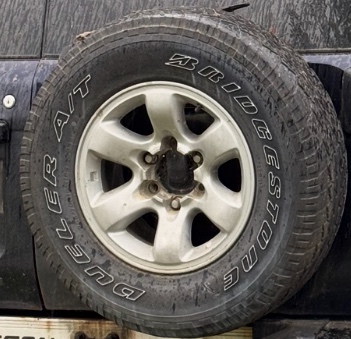 Predám originál disk Nissan patrol y61 6x139,7 r16