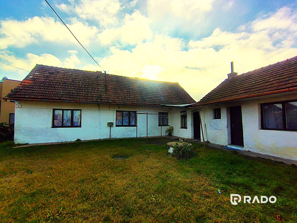 RADO ǀ Reality ponúka na predaj dvojizbový RD v obci Borský