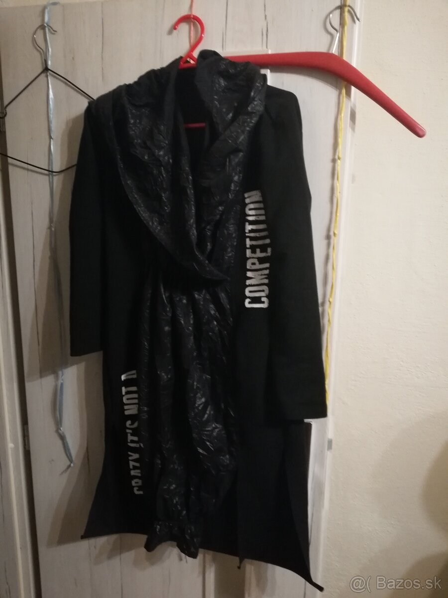 Mikina extravagantná