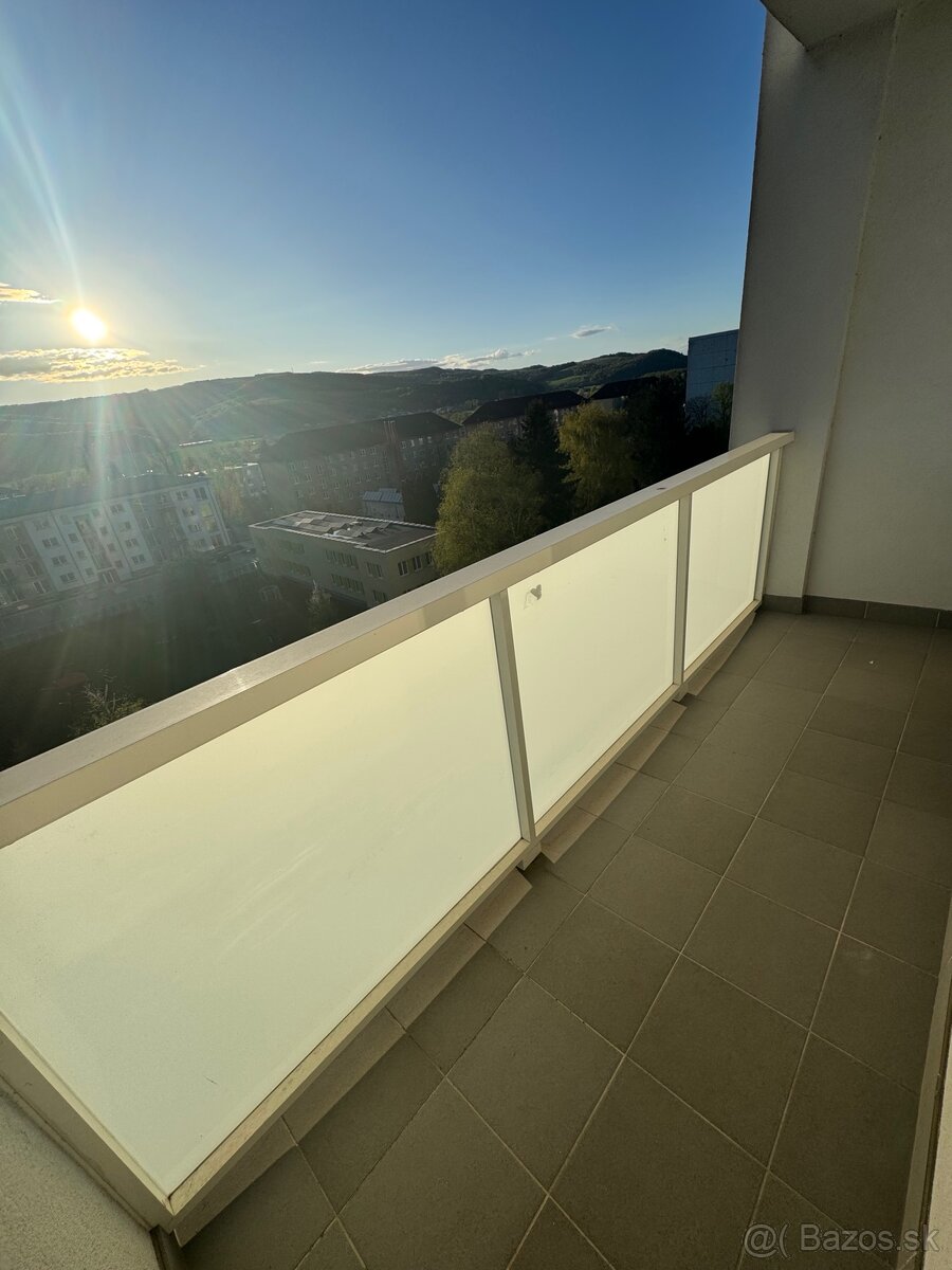 Podnajom 3-izbovy s balkónom a pivnicou