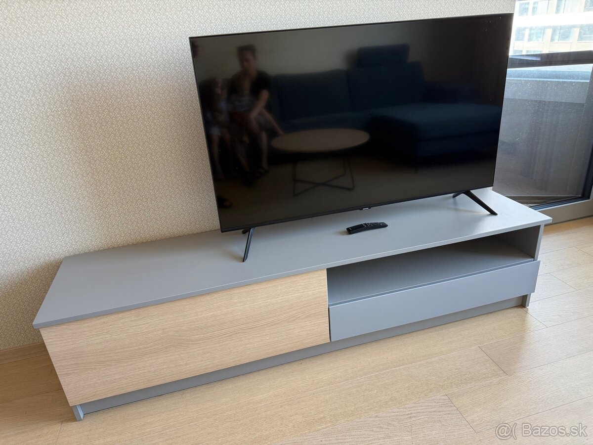 TV skrinka