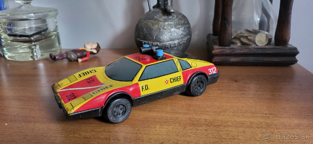 Vintage plechové autíčko F.D CHIEF 312