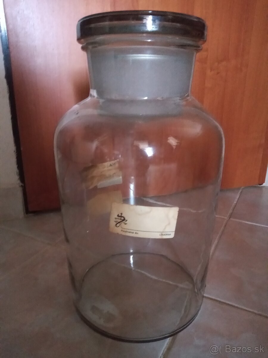 flasa stara neposkodena