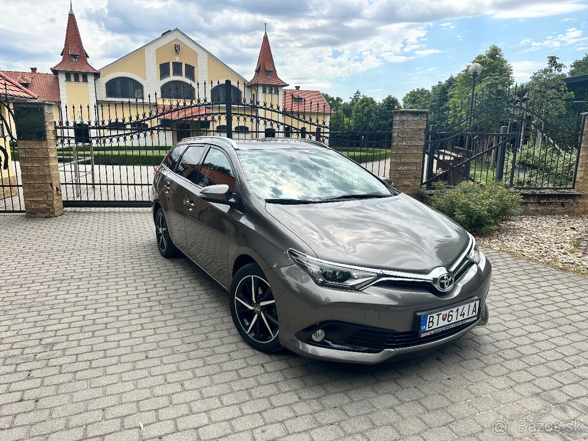 Predám Toyota Auris Tourning Sports 1.6 benzín Automat
