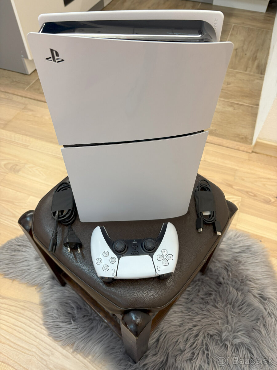 Predávam Playstation 5 D Slim 1 TB s mechanikou