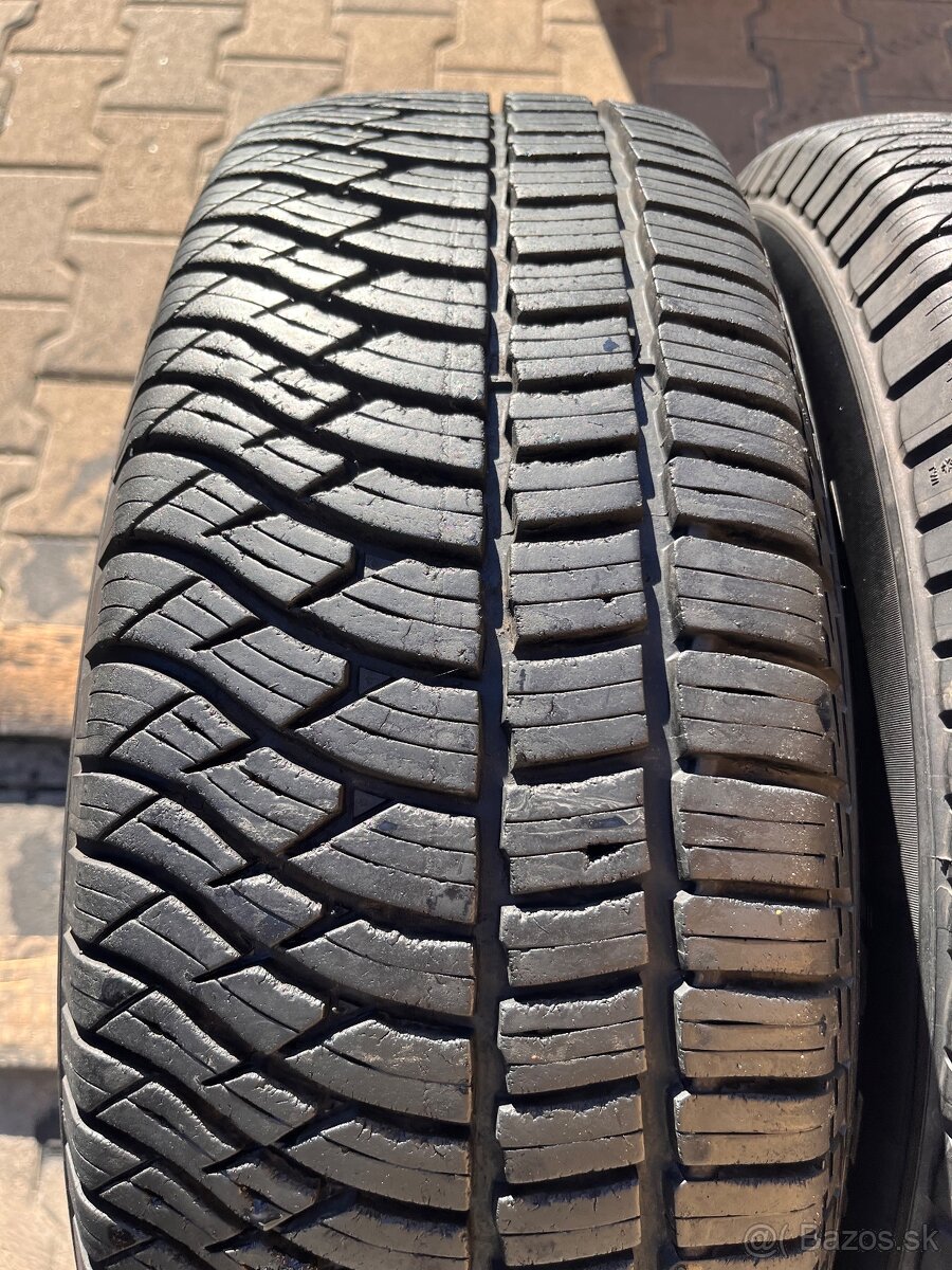 215/65R16 BfGoodrich zimne