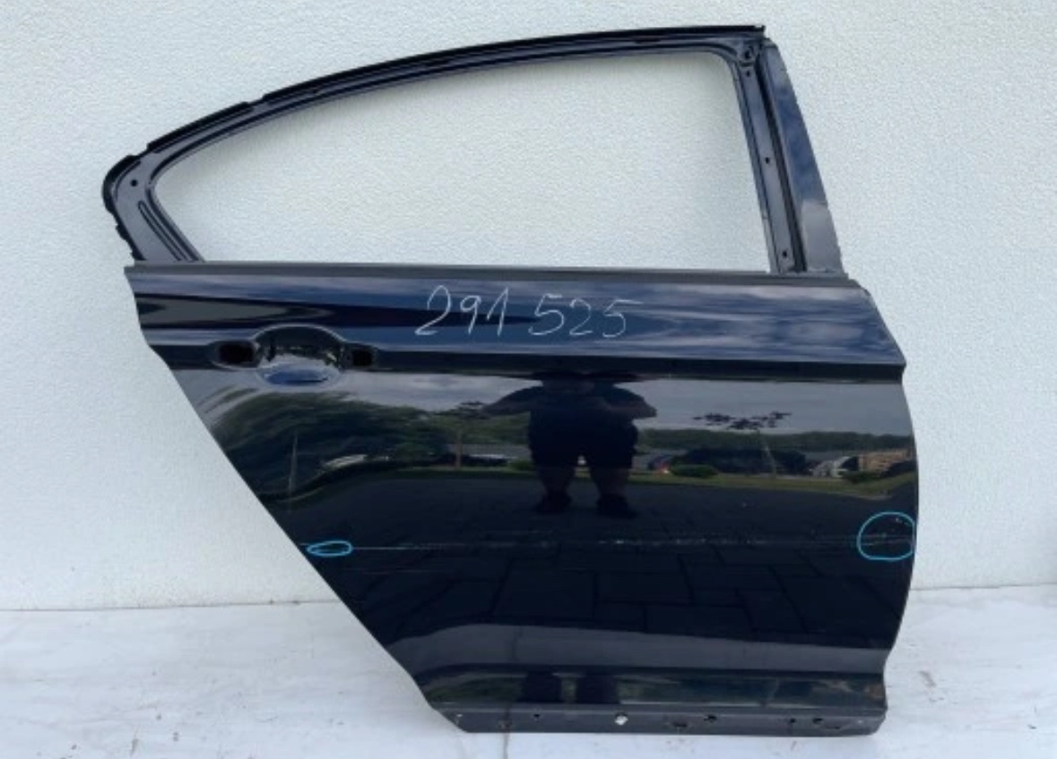 VW Passat B8 2014- pravé zadné dvere sedan