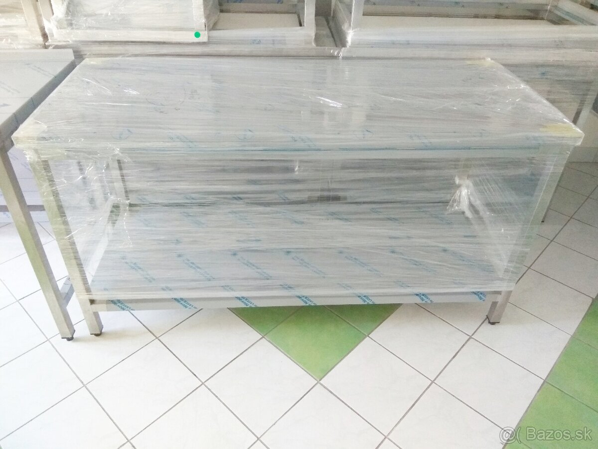 Kuchynské gastro stôl, rozrábkový, stoly s policou