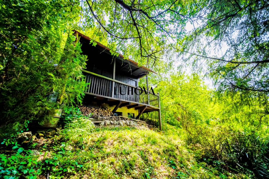 Chatka v obľúbenej záhradkárskej oblasti „SKALA“