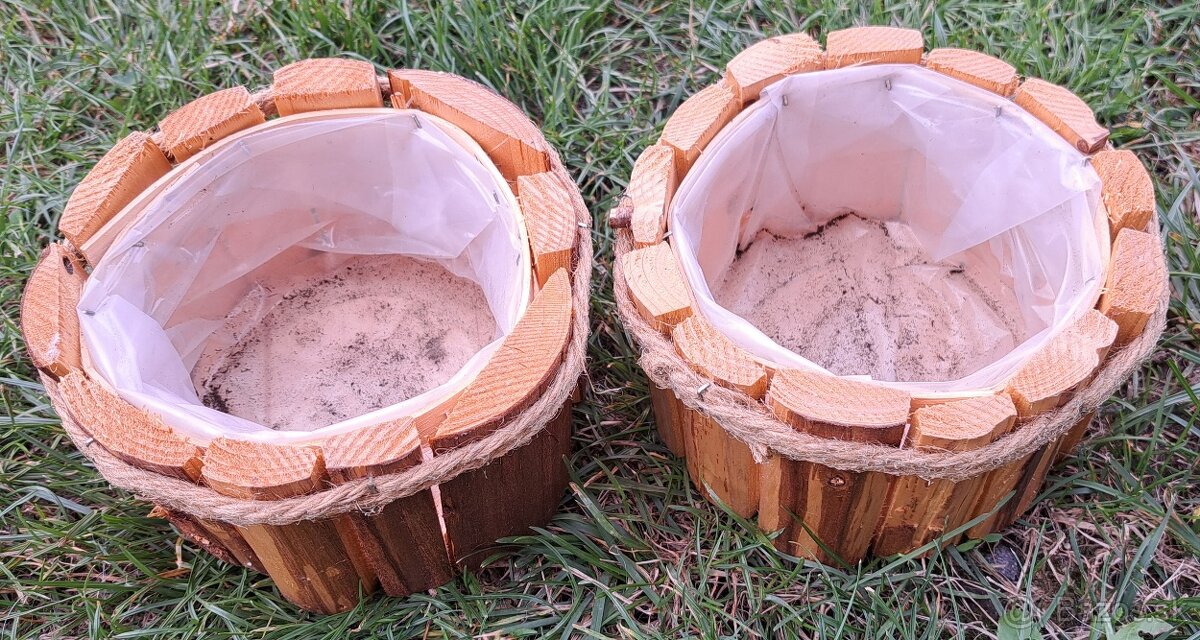 Drevené kvetináče, obal na kvetináč