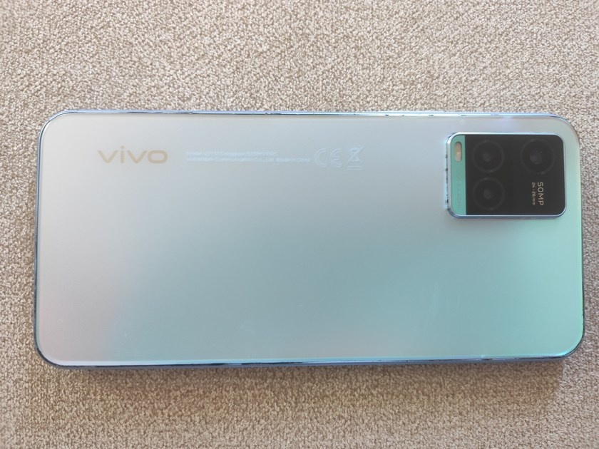 Mobil VIVO Y21s 5GB RAM + 128 GB HDD