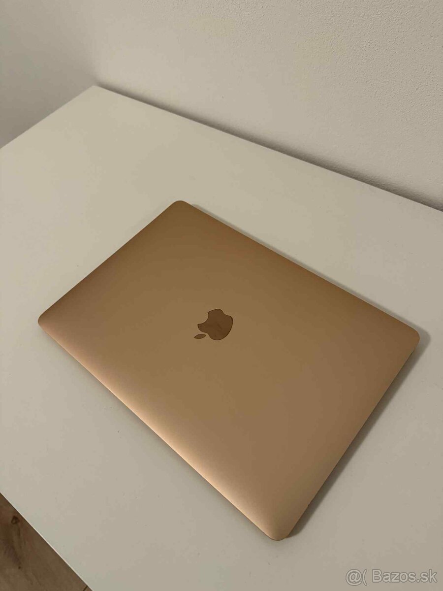Apple MacBook Air 13” M1 – 16GB RAM / 512GB – Gold (SK kláve