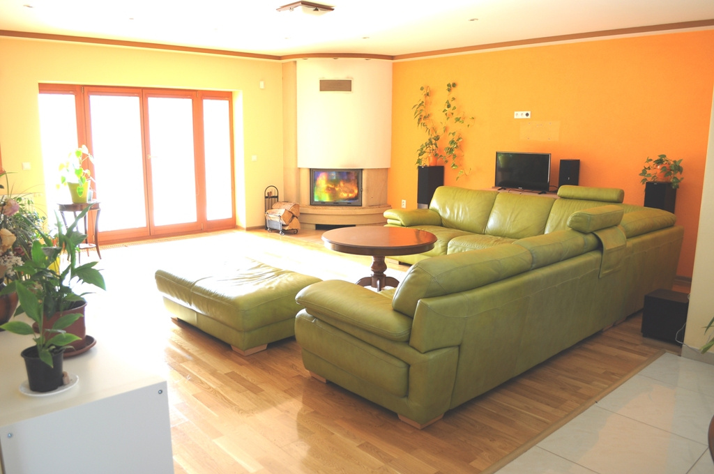 Predám 6 - 7 izbový dom