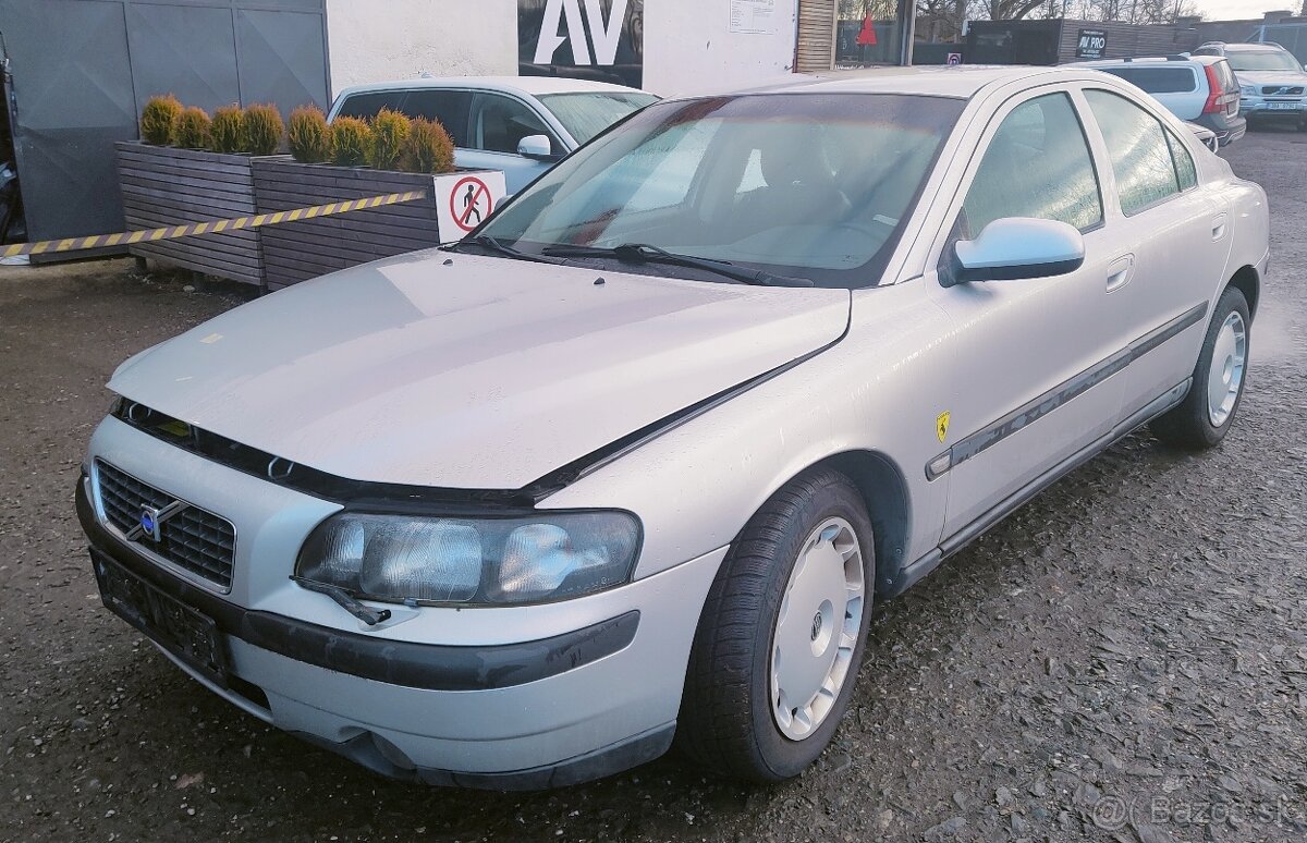 Volvo S60 2,4T 147kw - náhradní díly
