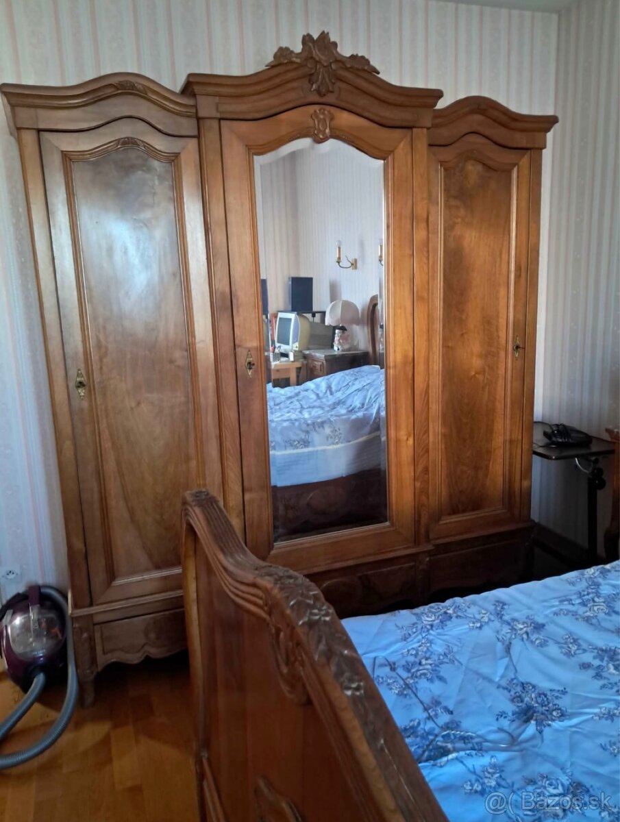 Starožitná spálňa komplet
