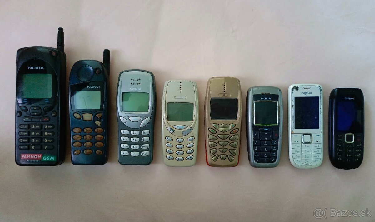 Zbierka starých Nokií + iných mobilov