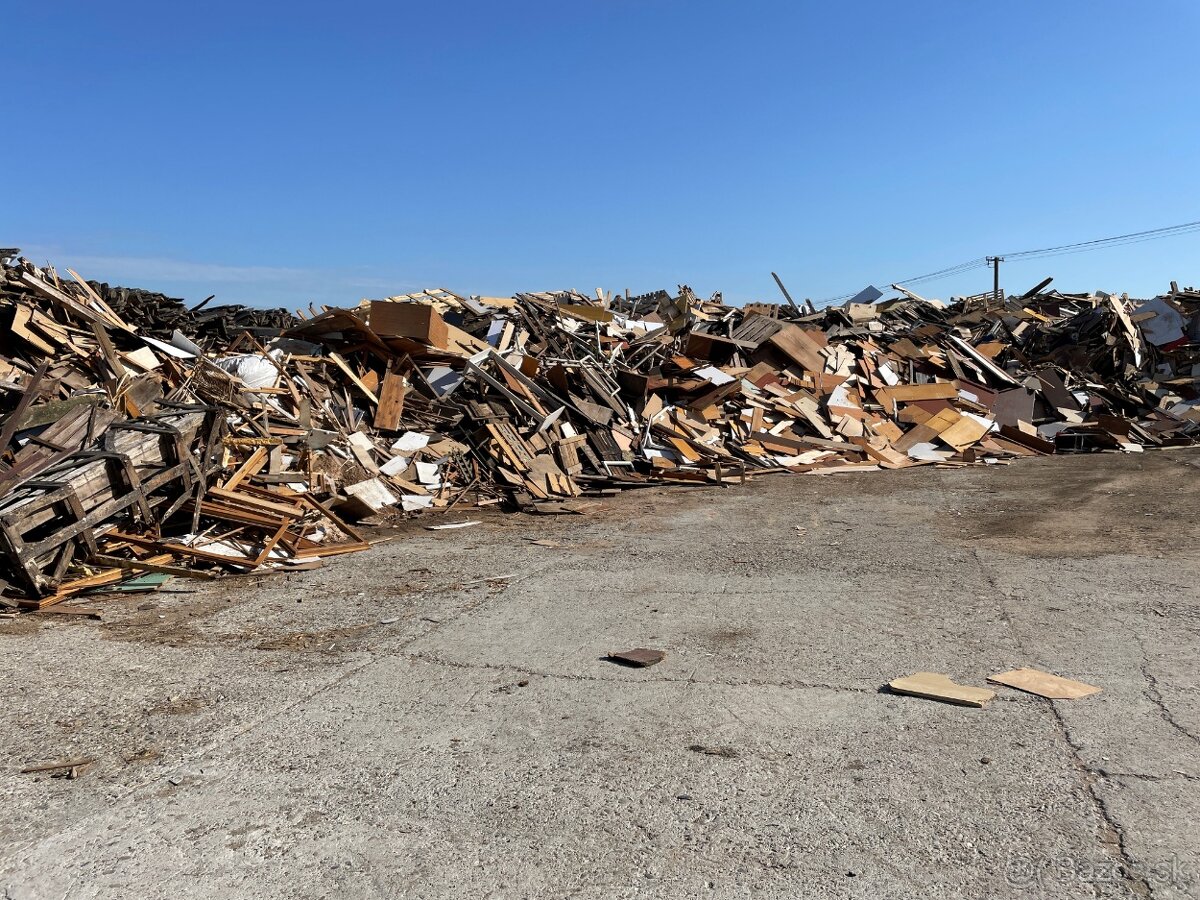 Zber a recyklácia odpadového dreva (drevného odpadu)