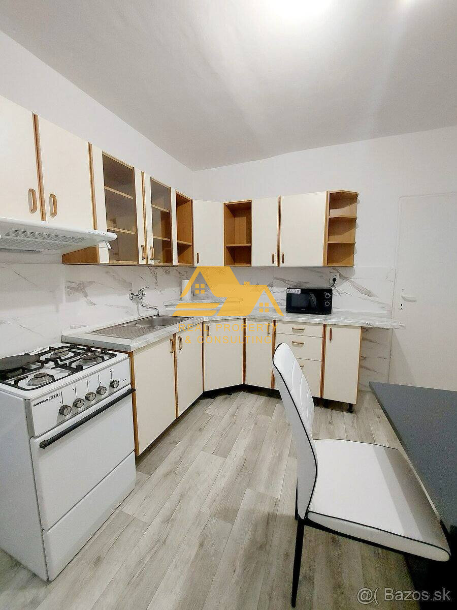 Predám 1 izbový byt s balkónom v Nových Zámkoch