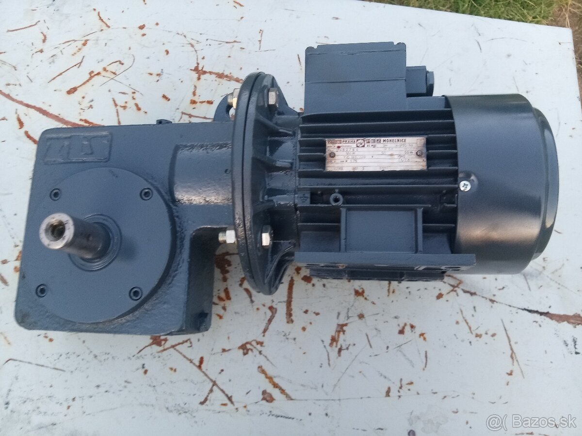 Snekova prevodovka s elektromotorom 550W