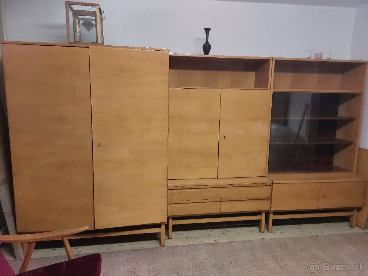 Obývacia stena so stolpm, gaučom - RETRO