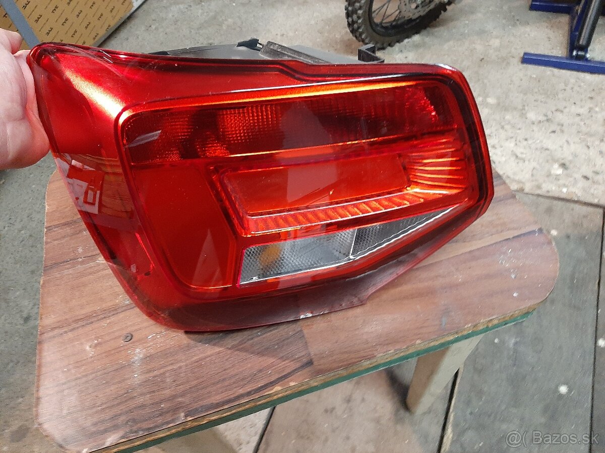 Audi Q2 lave zadne svetlo led