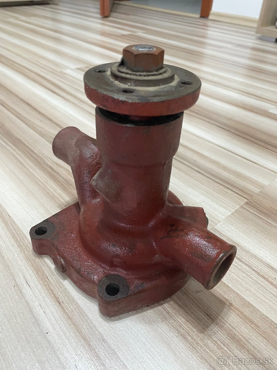 Vodné čerpadlo a spolková lamela