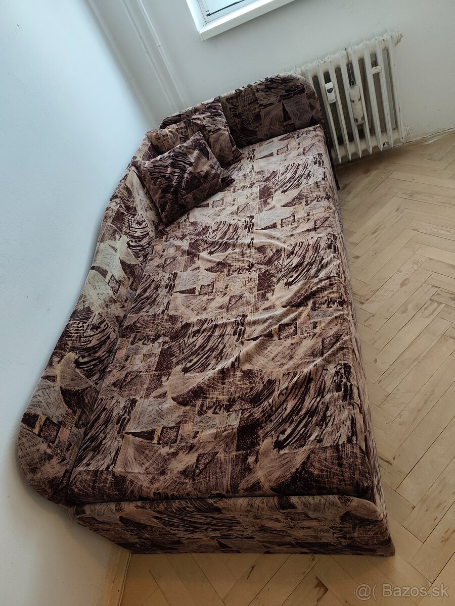 Rozkladacia postel s úložným priestorom