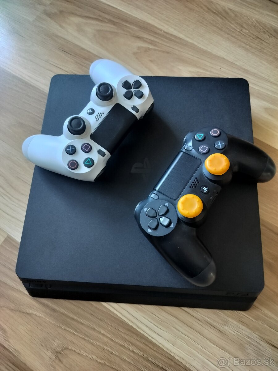 Playstation 4 SLIM 500GB s mechanikou + 2 ovládače + 8 hier