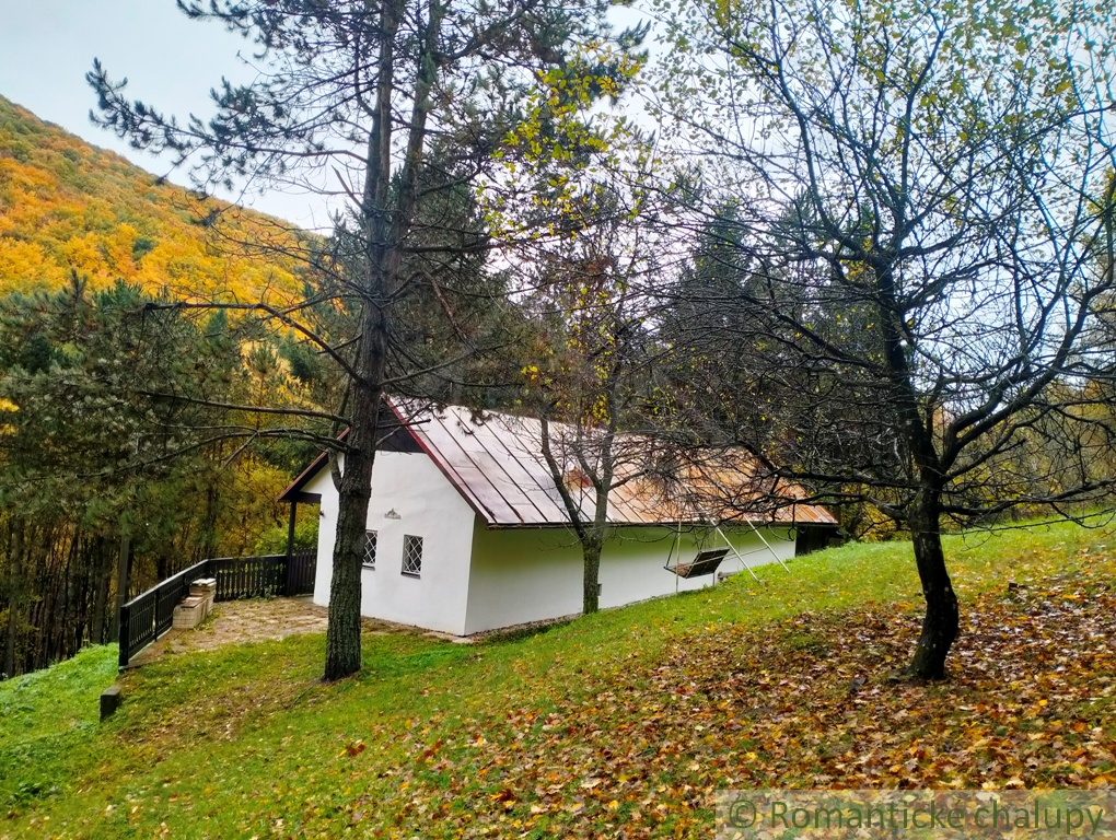 Chalupa na samote v Bielych Karpatoch na predaj