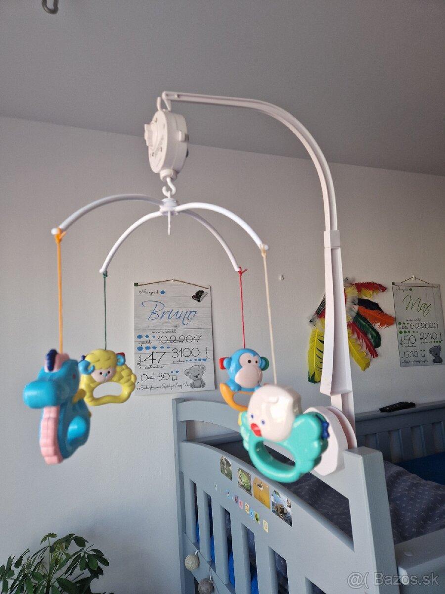 Kolotoč nad postieľku