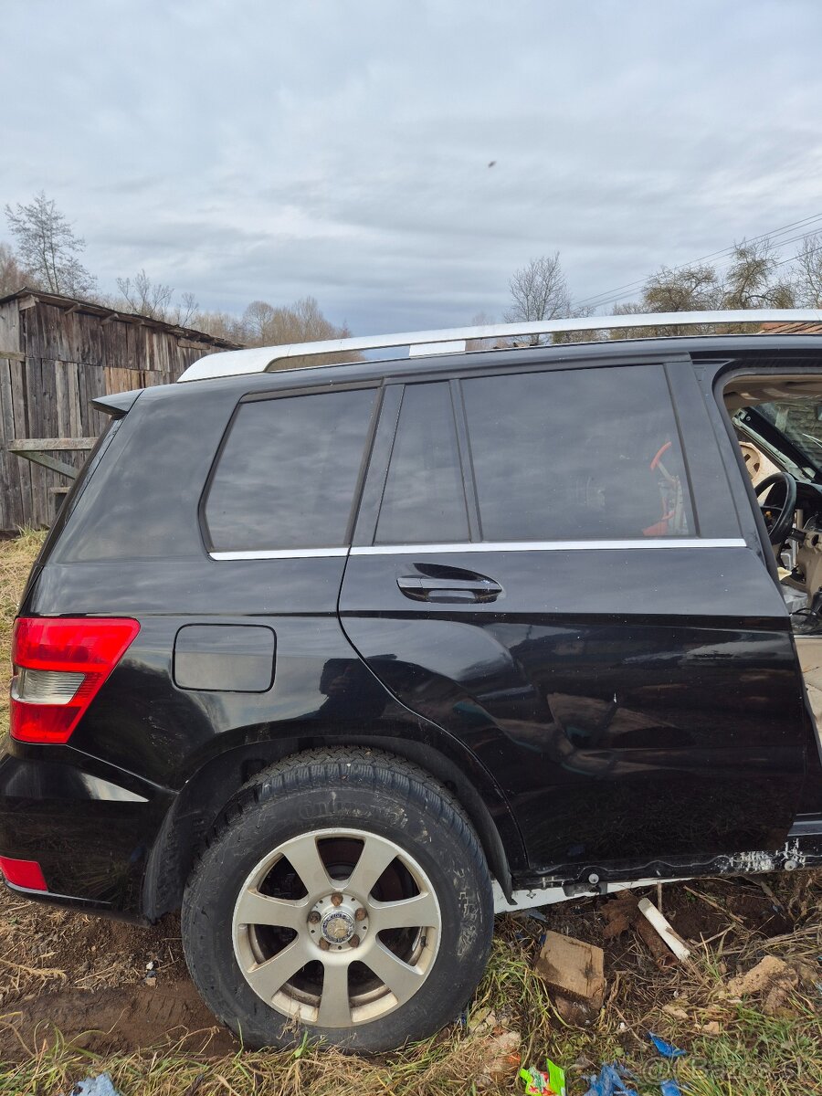 Mercedes glk celá zadna časť