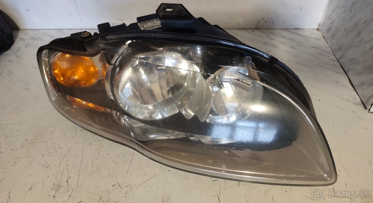 Svetlo Audi A4 B7