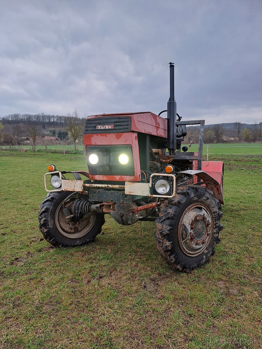 Traktor V3S 4x4