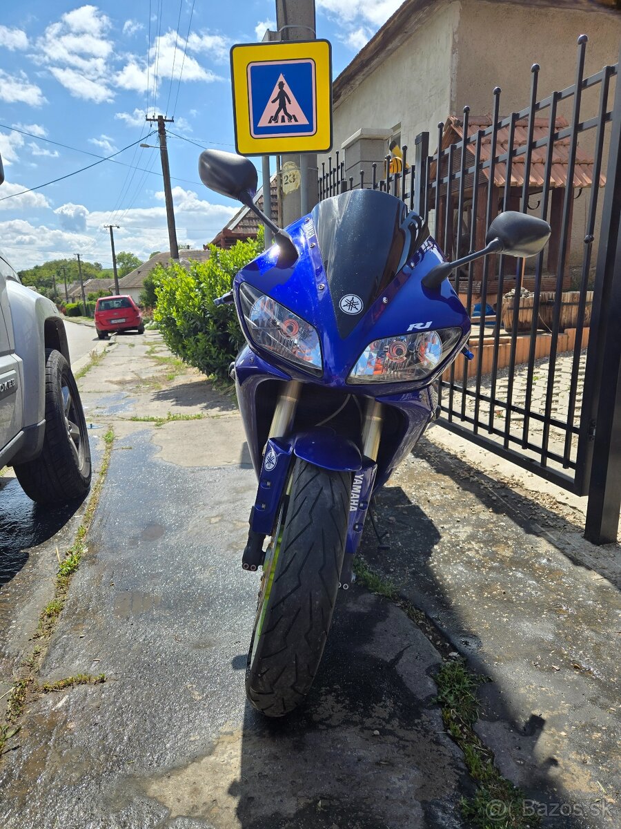 Yamaha r1