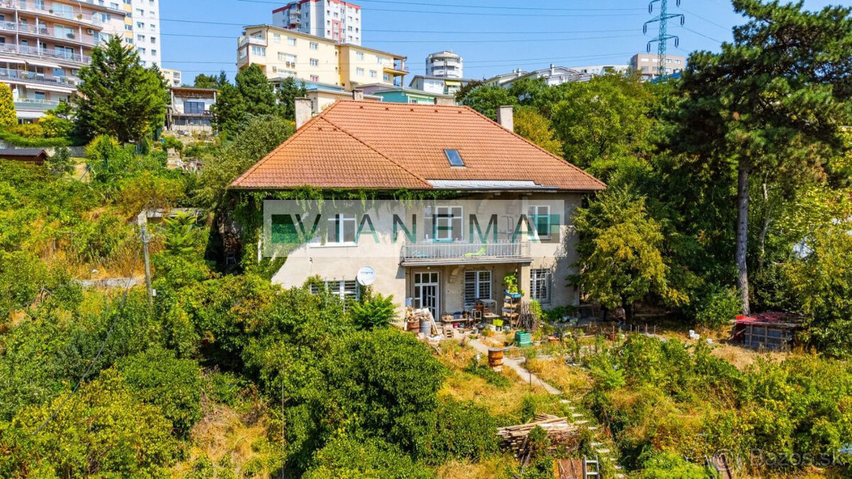 IBA U NÁS Exkluzívne na predaj vila, rodinné sídlo Bratisla