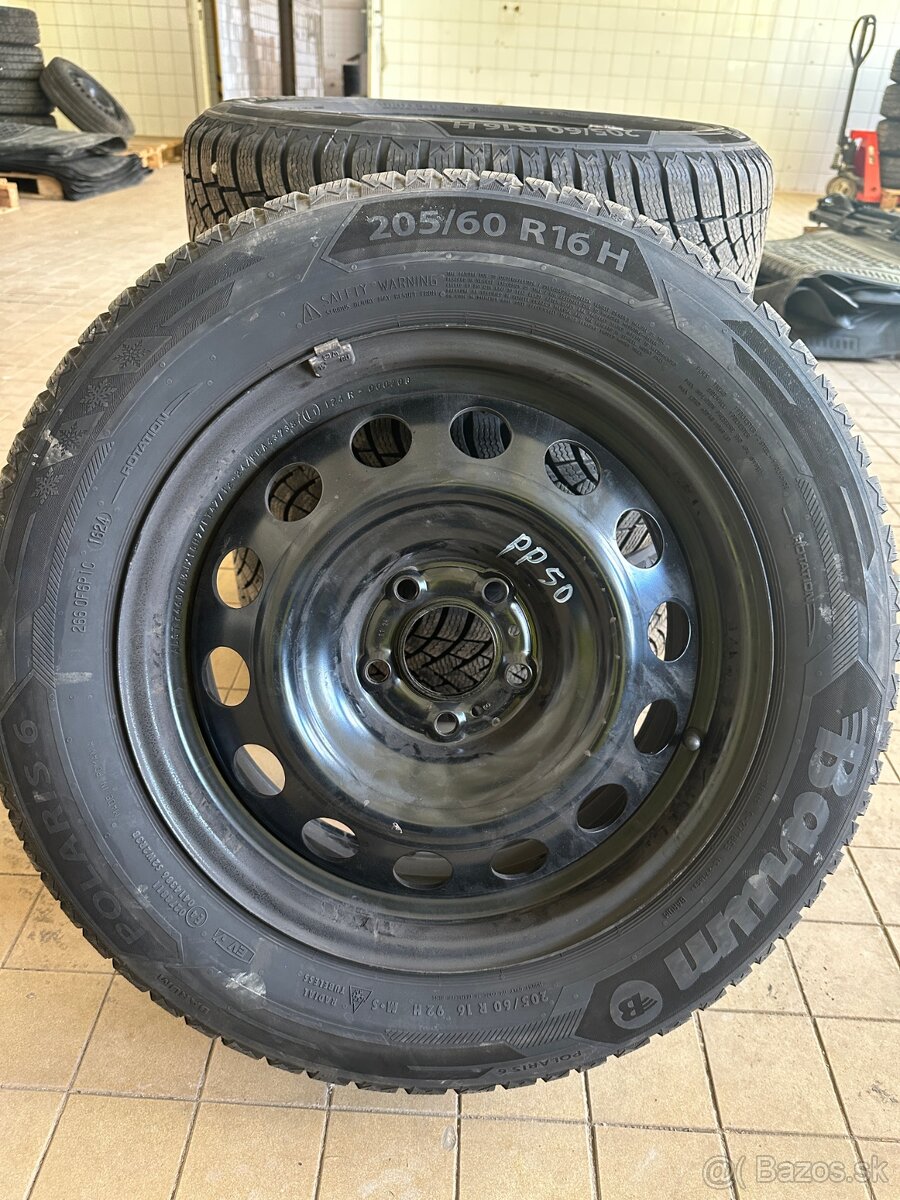 Predám sadu pneumatík+plechové disky na Toyota Proace City