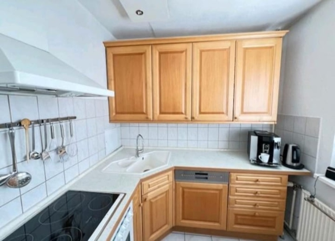 Kuchyňská linka z masivu se spotřebiči, 5306