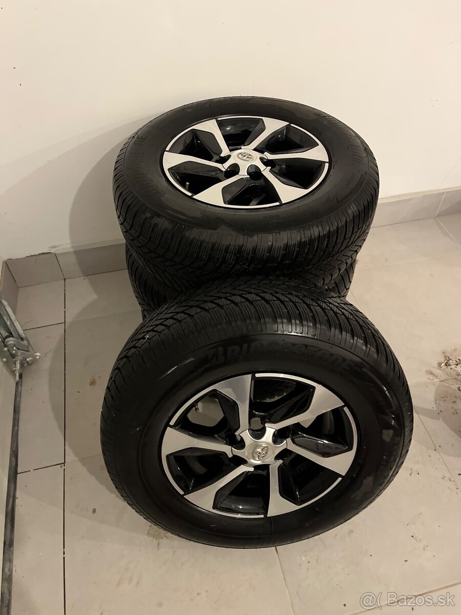 Toyota Hilux ,landcruiser zimné pneu + hliníkové disky