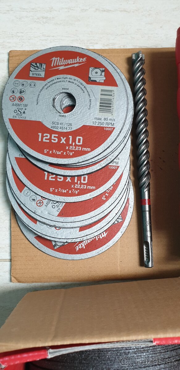 Milwaukee , Hilti , Bosch