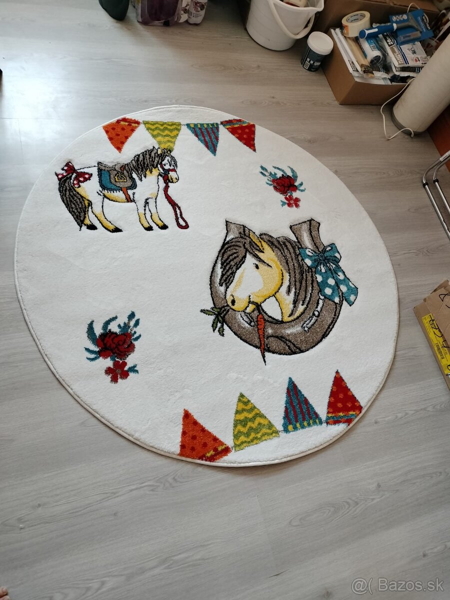 Detský koberec ako nový, vytepovaný