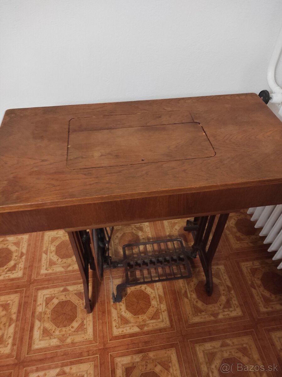 Predám šijací stroj zn.Minerva