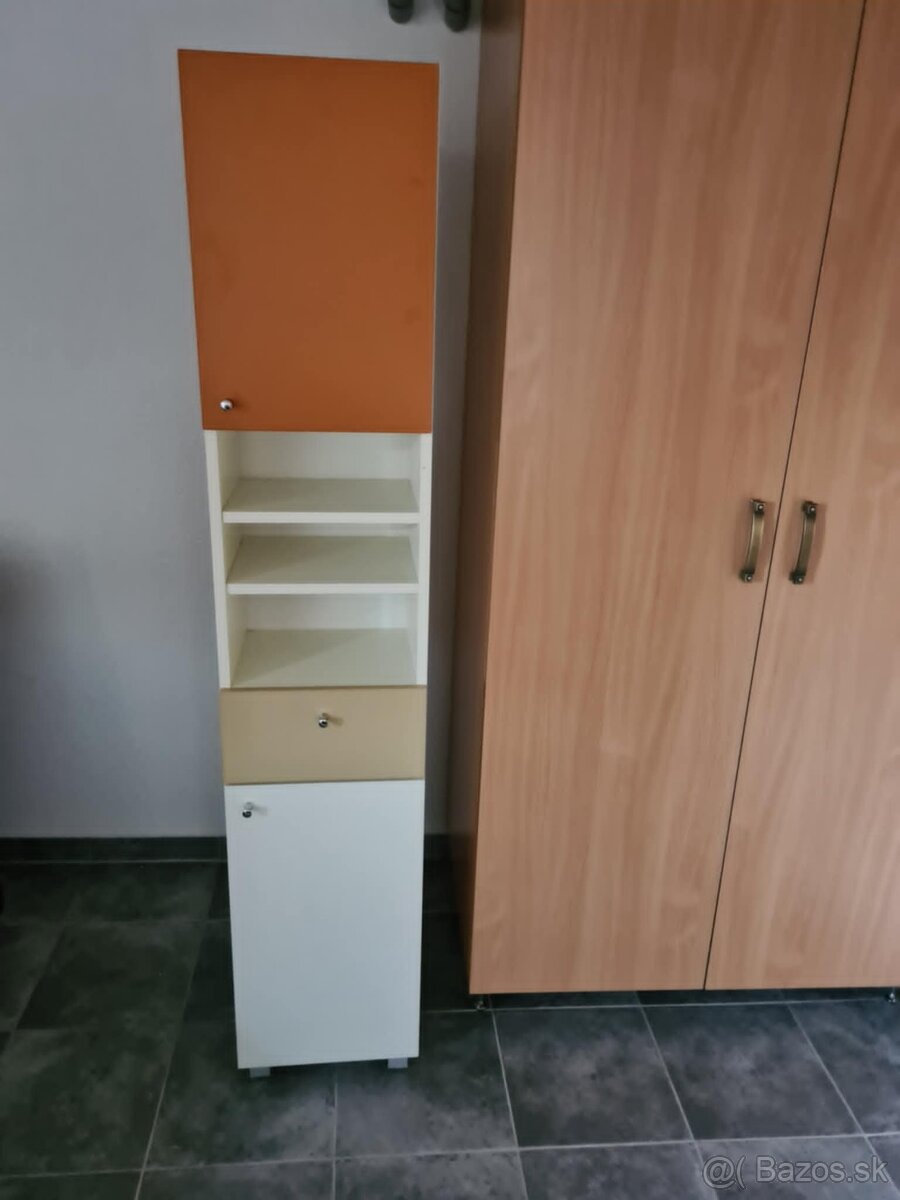 Kúpelňová skrinka - nová